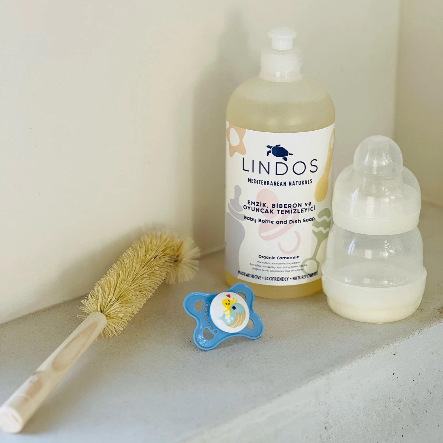 Lindos Naturals Ahşap Biberon ve Şişe Fırçası – Tampiko otu kıllı, ahşap saplı, derin şişe ve biberon temizliği için doğa dostu fırça